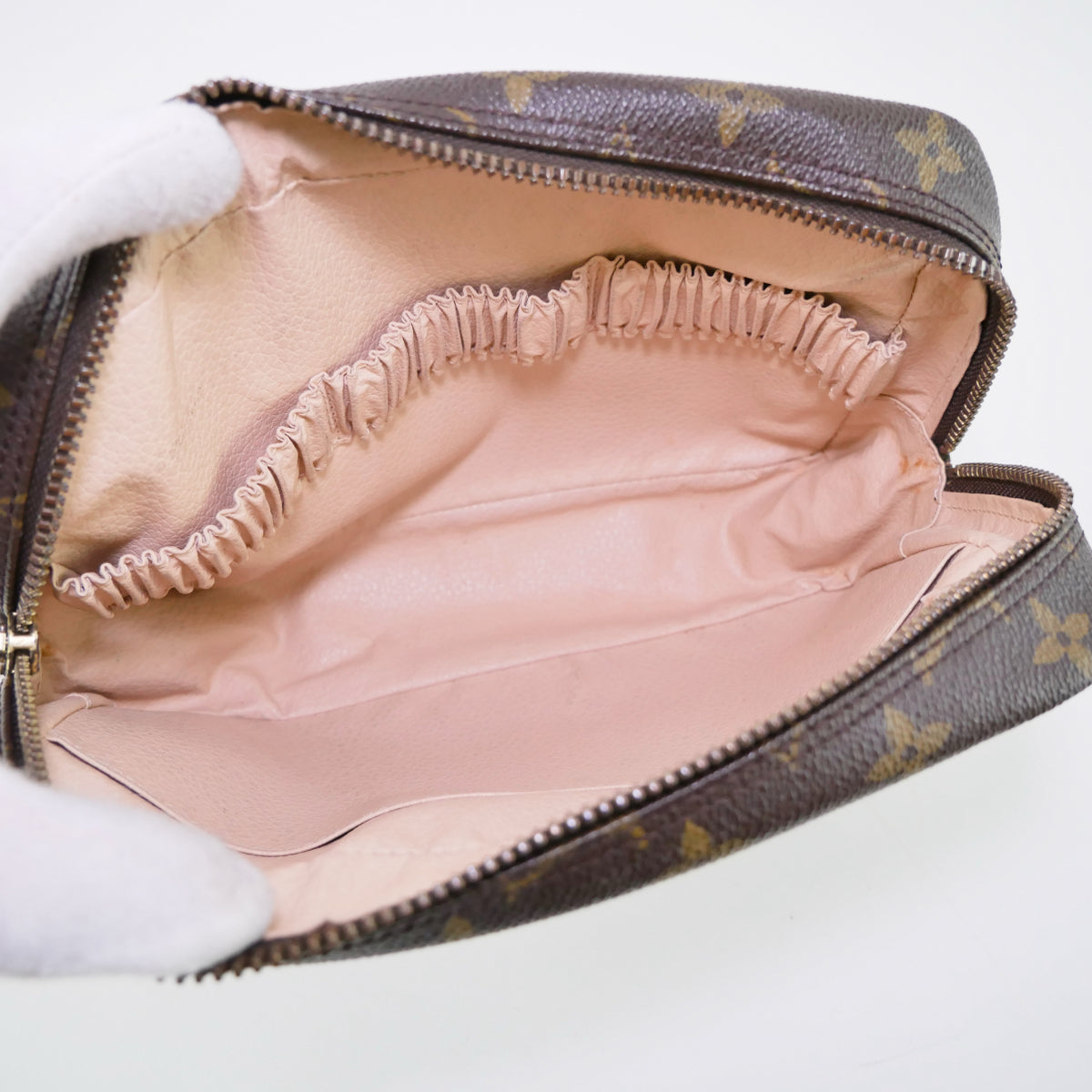 Louis Vuitton Vintage Monogram Trousse 23