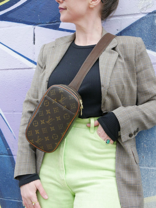 Louis Vuitton Monogram Pouchette Gange