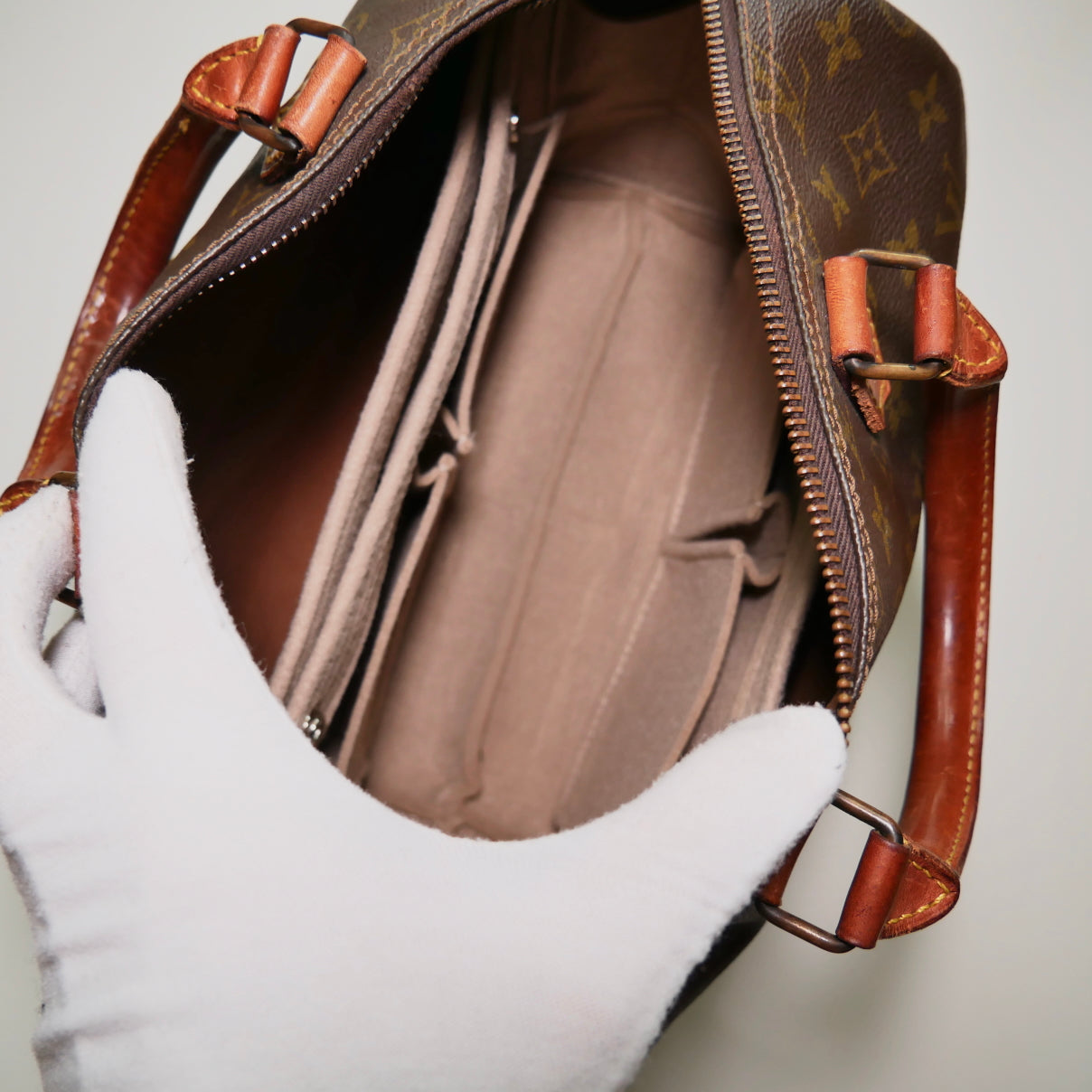 Louis Vuitton Vintage Monogram Speedy 30
