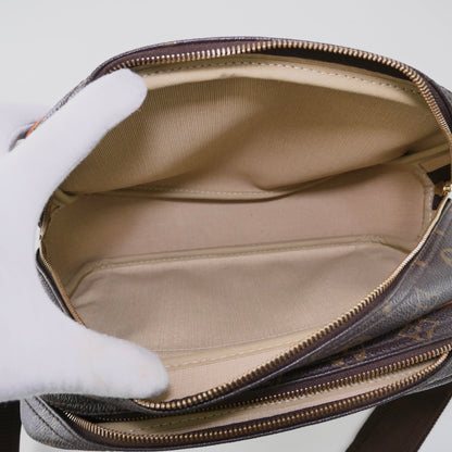 Louis Vuitton Monogram Reporter
