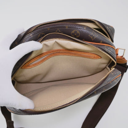 Louis Vuitton Monogram Reporter