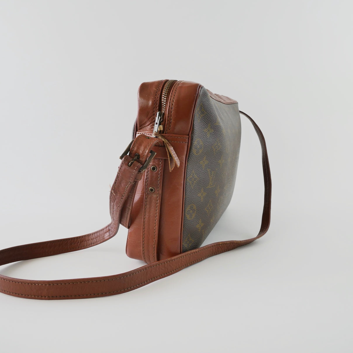 Louis Vuitton Vintage Monogram Sac Bandouliere 30