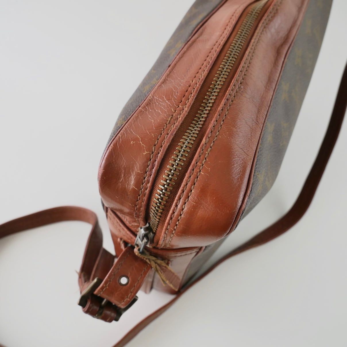 Louis Vuitton Vintage Monogram Sac Bandouliere 30