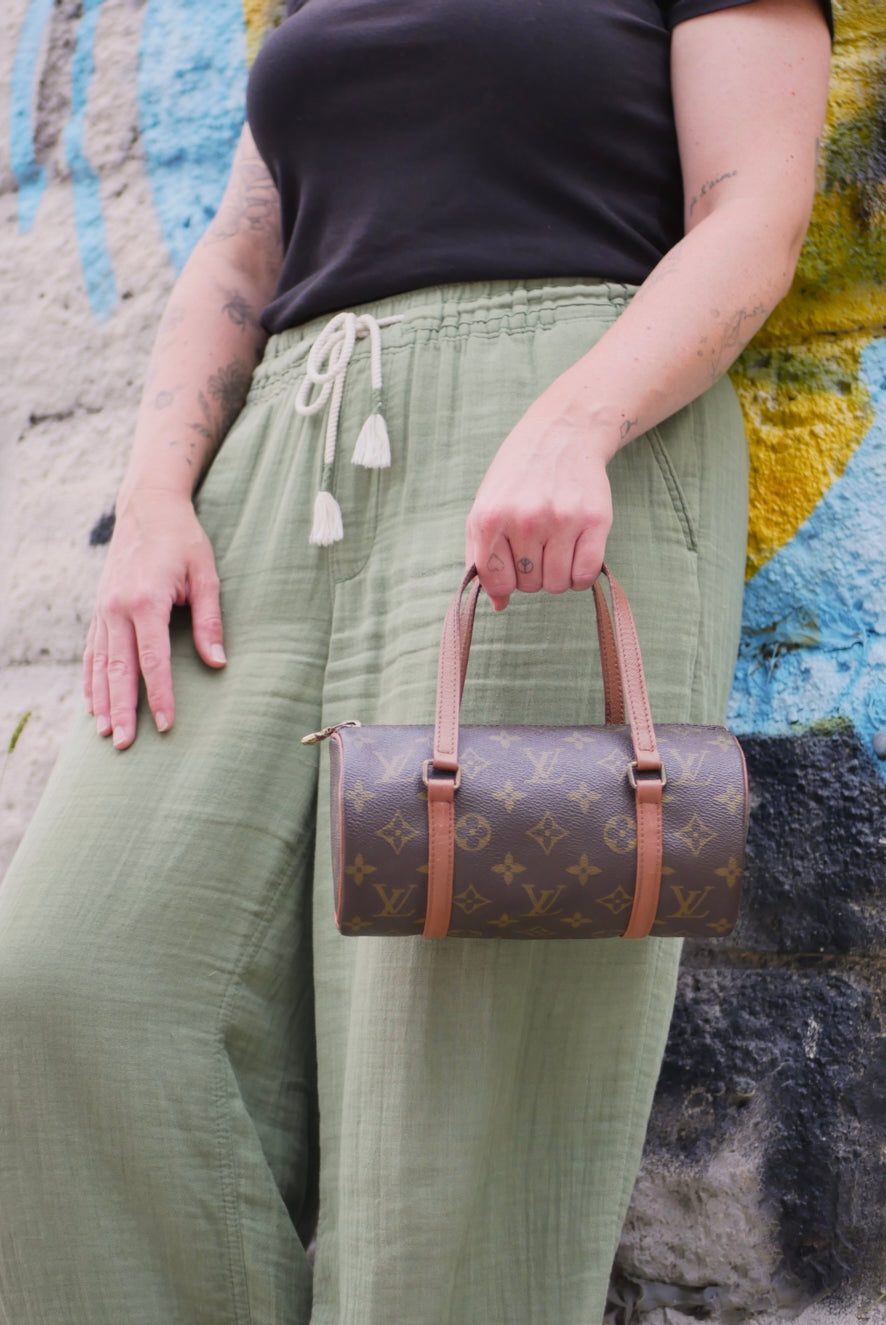Louis Vuitton Vintage Monogram Papillion 22
