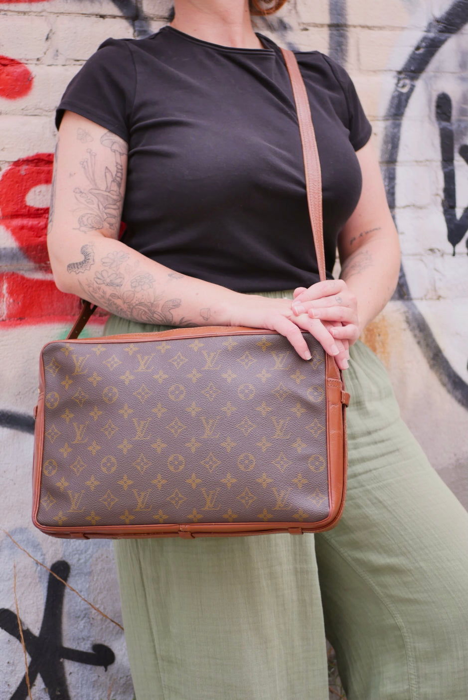 Louis Vuitton Vintage Monogram Sac Bandouliere 30