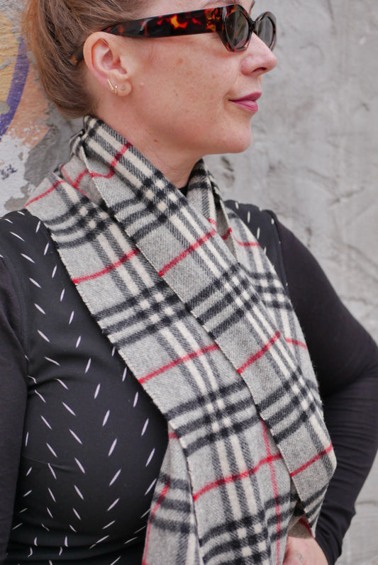 Burberrys Vintage  Wool Scarf