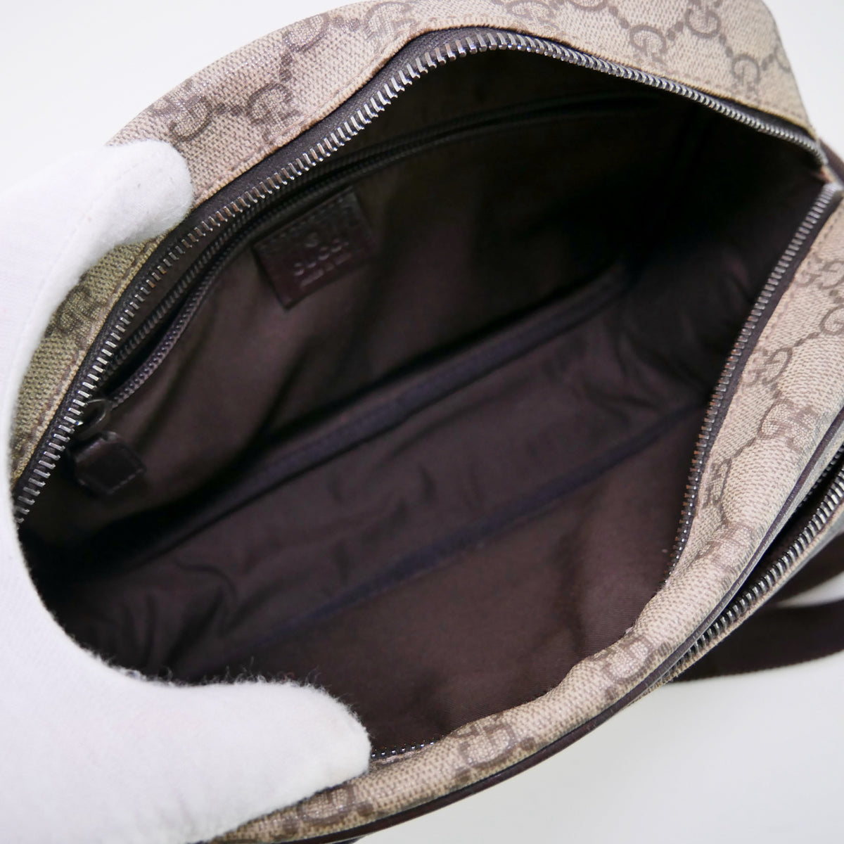 Gucci Supreme Canvas Messenger